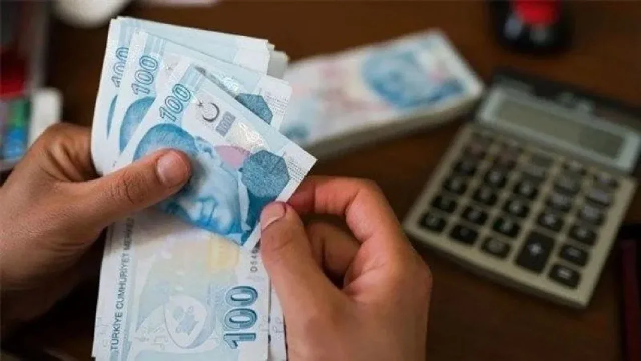 Memurlukta geçen süreler işçilik süresine aktarılmaz mı? Statü değişikliği olur mu?